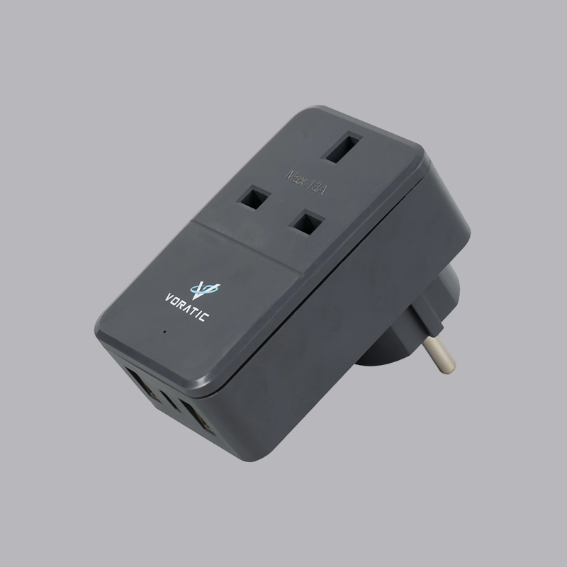VT-925-DE 英国からドイツへ、ソケット 1 個、USB ポート 2 個、TypeC ポート アダプタ 1 個